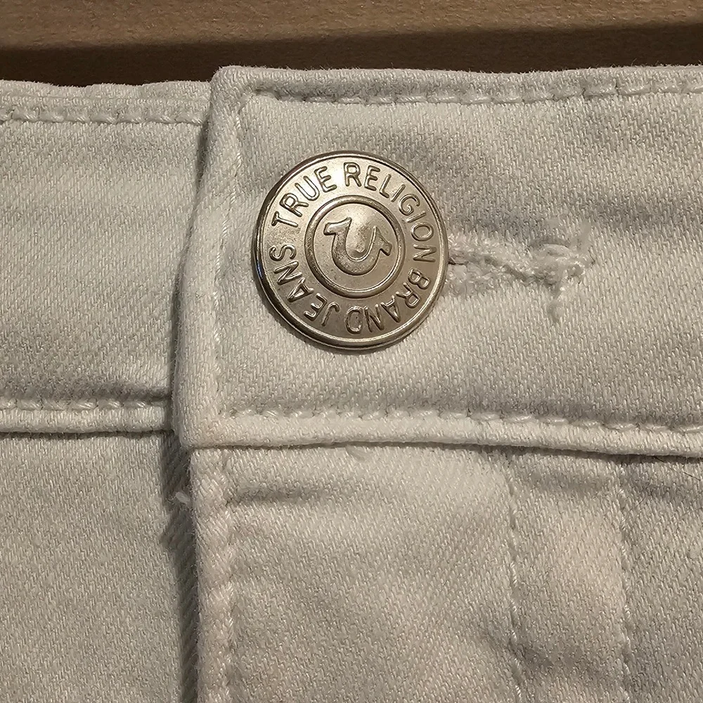 True Religion Maisie High Rise Short White Denim Cut Off Raw Hem‎ 31 205788